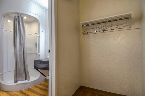 Motel 6-Stanton, CA image 3